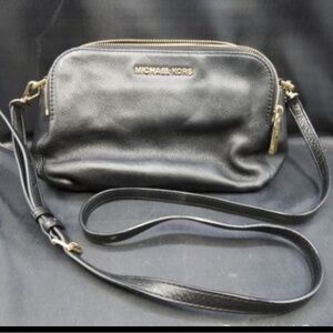 EUC Black Michael Kors Bedford Messanger Bag